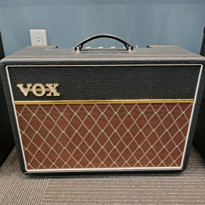 Store Special Product - Vox - AC10C1